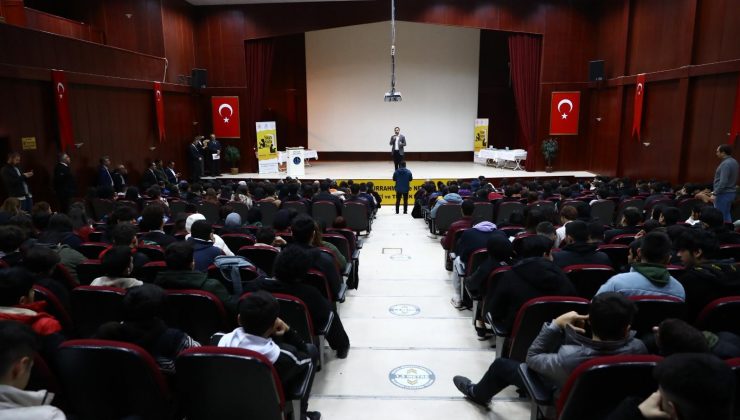<strong>Bağcılar’da öğrenciler her gün yaşı kadar kitap sayfası okuyacak</strong>