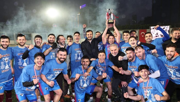 TRABZON 1453 ÜÇ ŞAMPİYONLUK BİRDEN YAŞADI