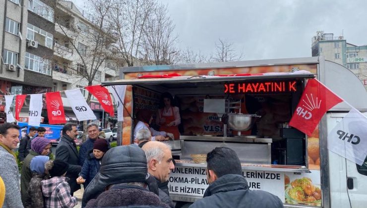 CHP Bağcılar Şehitler İçin Lokma Dağıttı