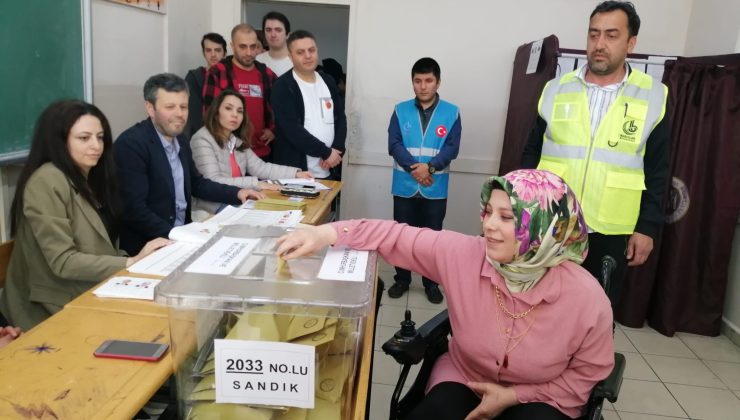 Bağcılar’da engelliler sandığa araçlarla götürüldü