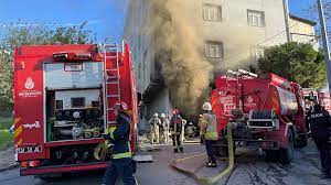 Bağcılar’da sünger deposu yandı