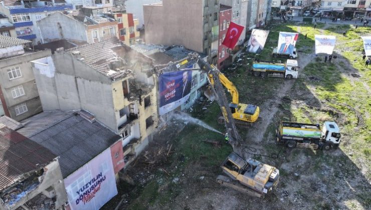 Bağcılar’da, Ece Sitesi’nin Yıkımına Başlandı