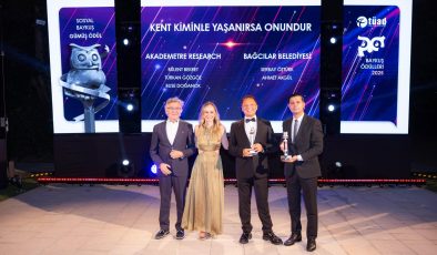 Bağcılar Belediyesi Baykuş Ödülleri’nde Çifte Başarı