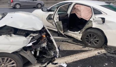 Bağcılar TEM Otoyolu’nda trafik kazası: 4 yaralı