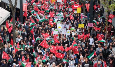Bağcılar’da ‘Nehirden Denize Özgür Filistin’ yürüyüşü düzenlendi