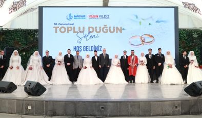 Bağcılar’da 8 çift, Ticaret Bakanı Ömer Bolat’ın şahitliğinde evlendi