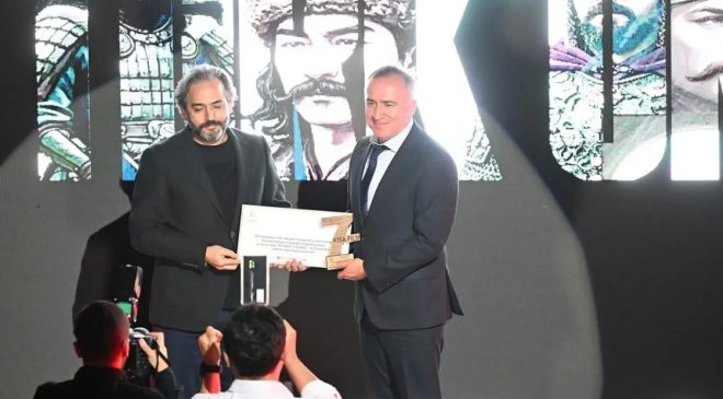 Bağcılar Belediyesi personeli Elvan Ezber, en iyi senaryo ödülünü aldı