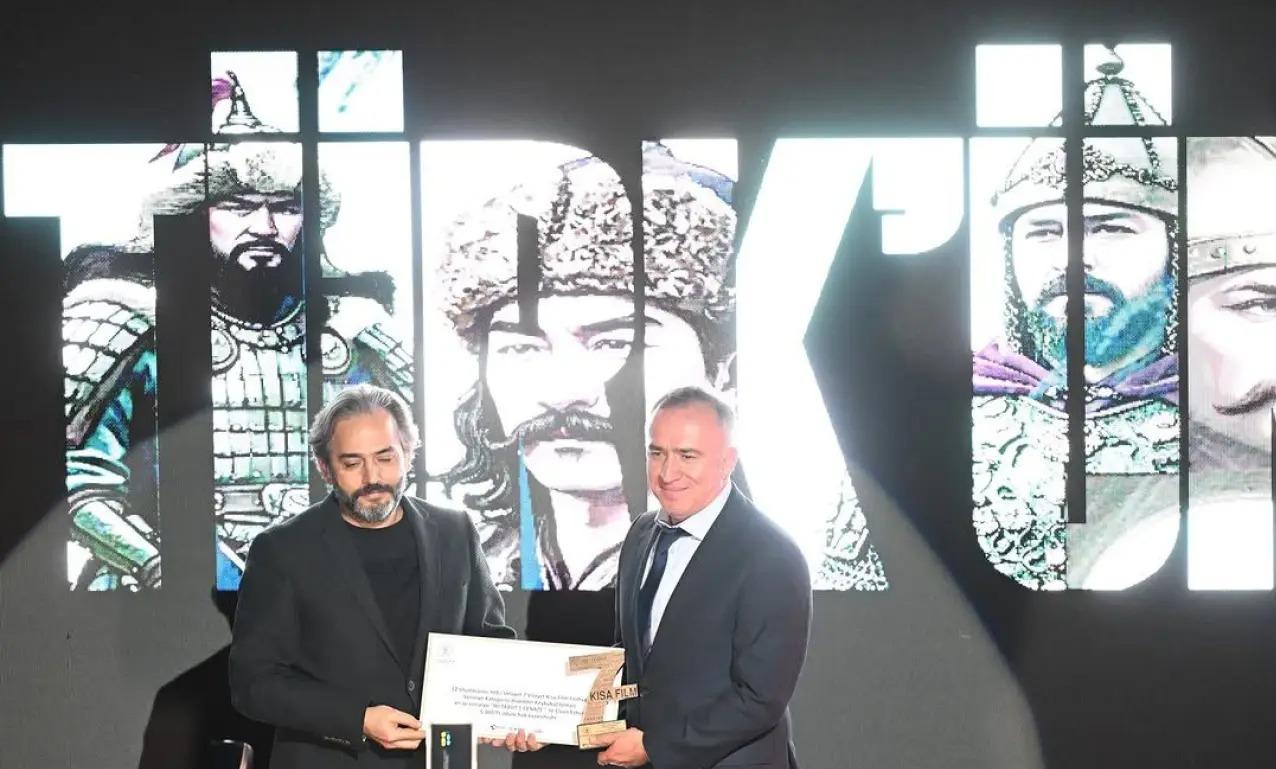 Bağcılar Belediyesi personeli Elvan Ezber, en iyi senaryo ödülünü aldı