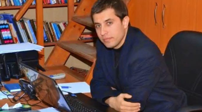 Gazeteci Mithat Sayar ““ŞEREFSİZLERE” tanga giydirmekte her gazetecinin görevidir”