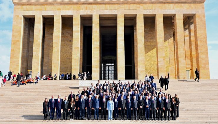 CHP’li Başkan Özkan Akar Atatürk’ün Huzuruna Çıktı