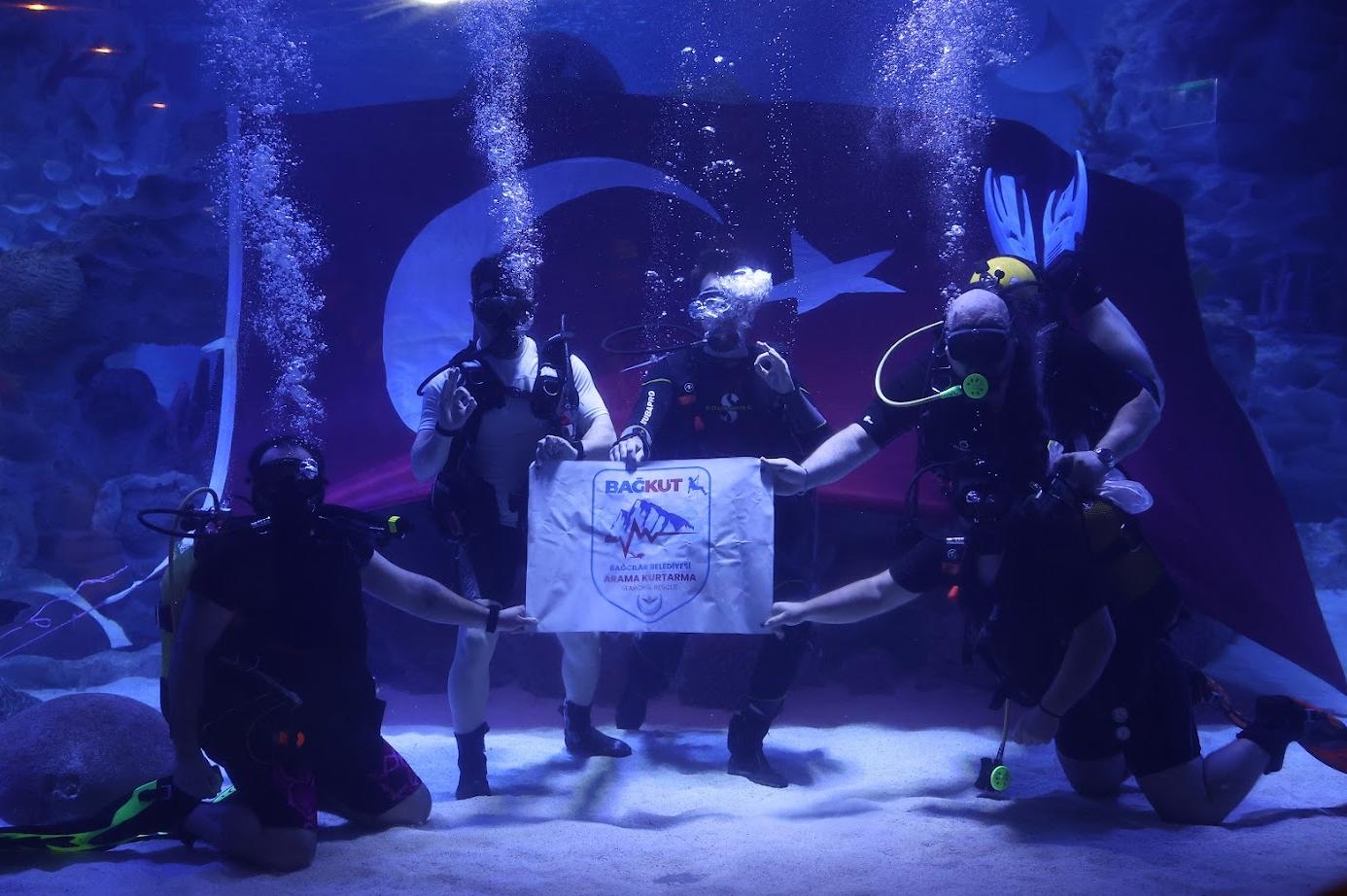 Engelliler, su altı dalışı yaparak yeteneklerini sergiledi